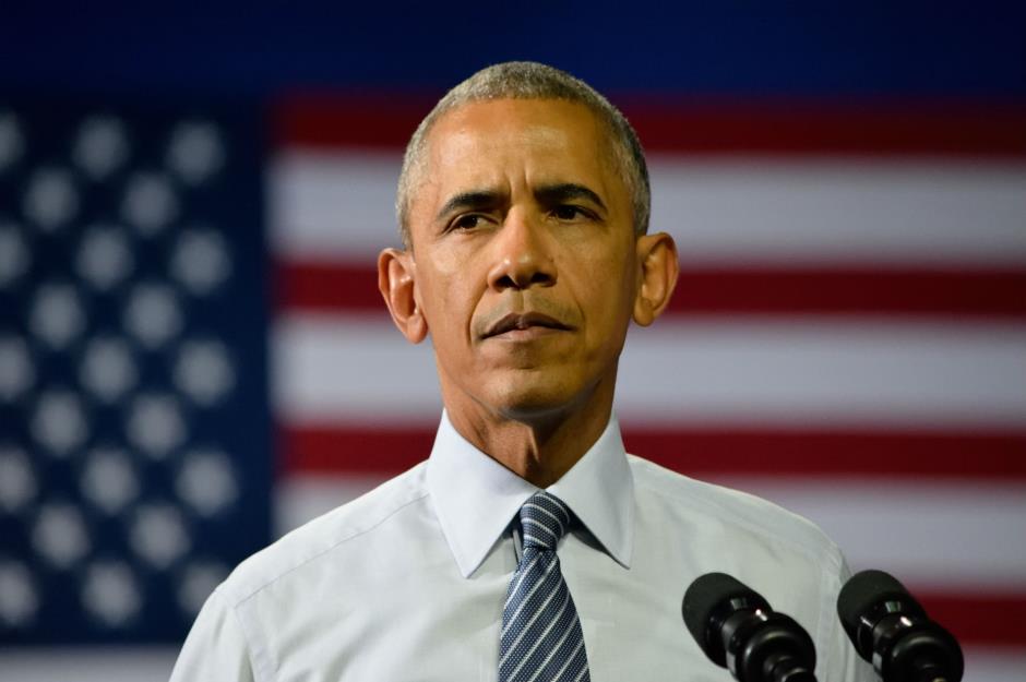 Barack Obama, former US president: Ice cream scooper at Baskin Robbins
