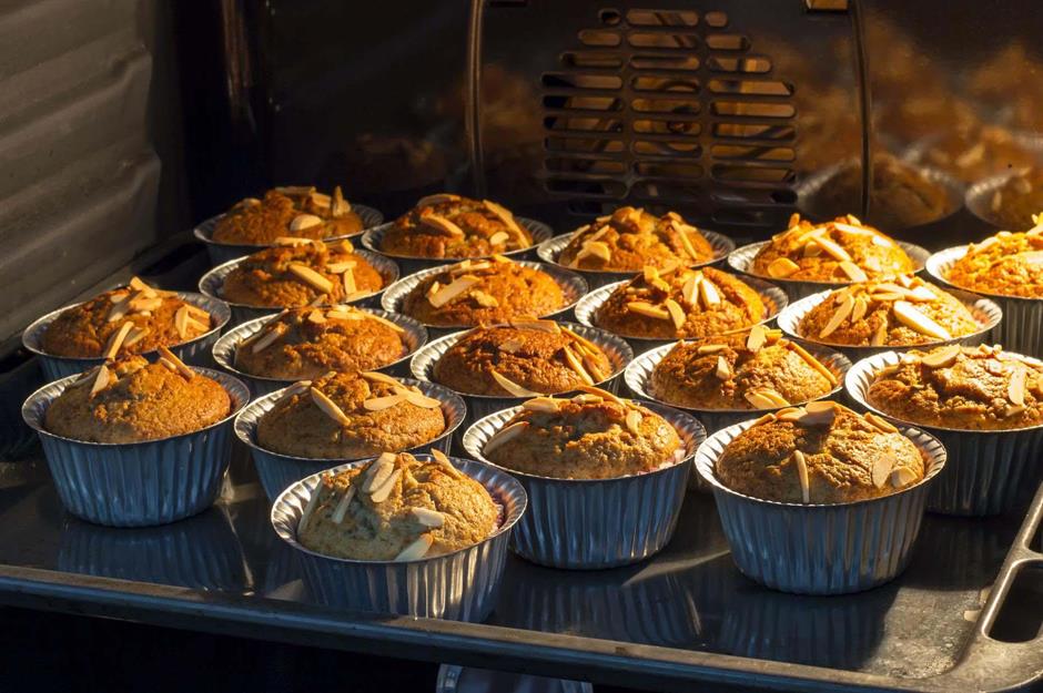 Beim Backen die Ofentür aufmachen