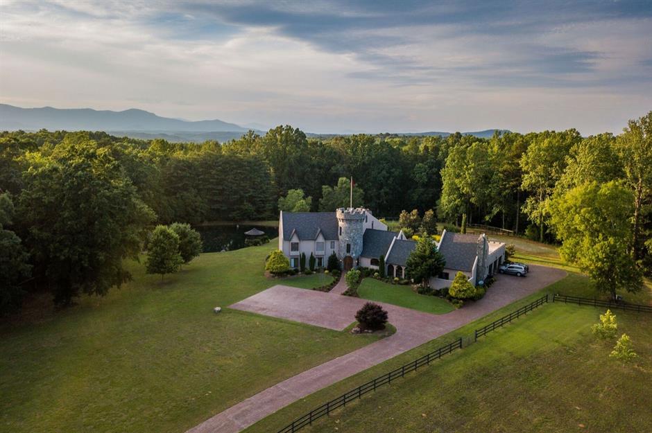 Amazing castles for sale in America