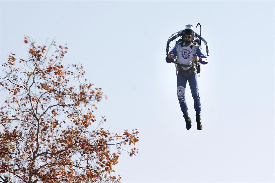 Dubai Company Debuts New Jetpack That Looks Straight Out of a Movie