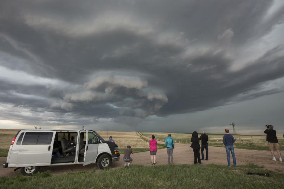 Real-life storm chasers share their experiences | loveexploring.com