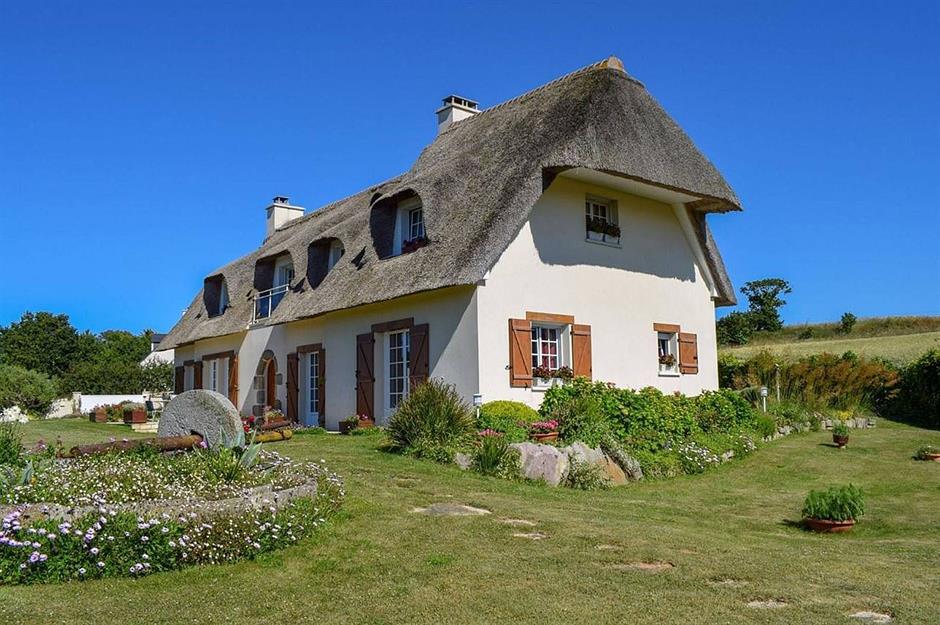 Beautiful Thatch Roof Cottage House Designs