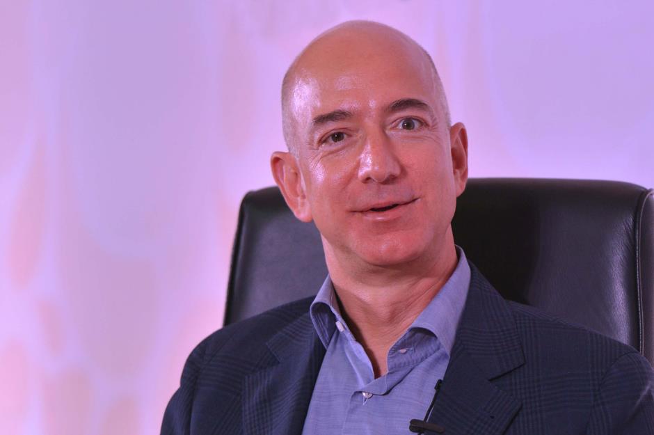 Jeff Bezos starts meetings in complete silence 