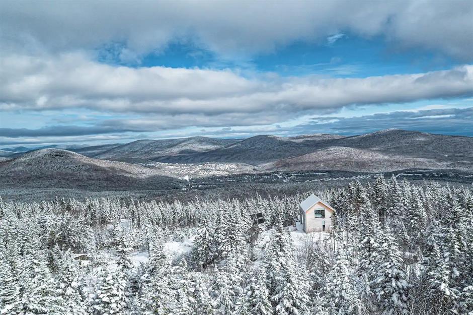 Mountainside cabin, Quebec, Canada