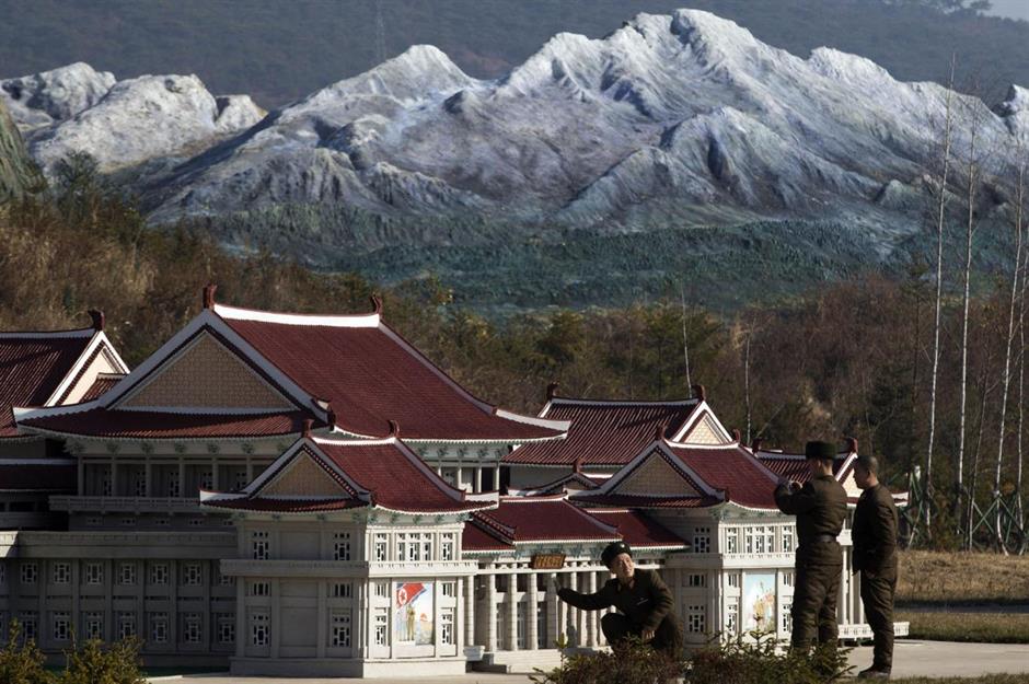 Kim has 17 palaces to choose from...