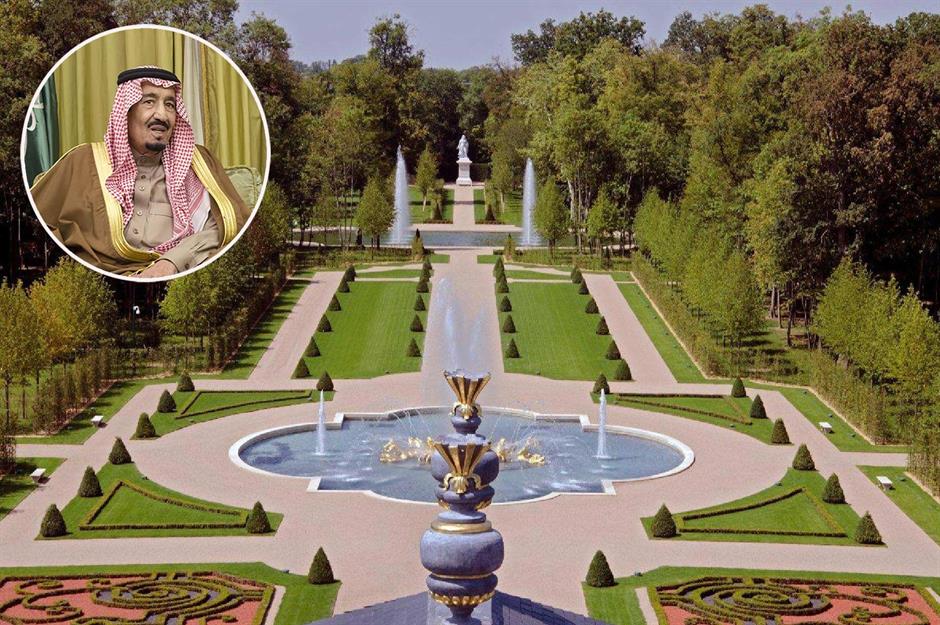 Tour The Mansions Of The World’s Richest Royal Family Worth $1.4 ...