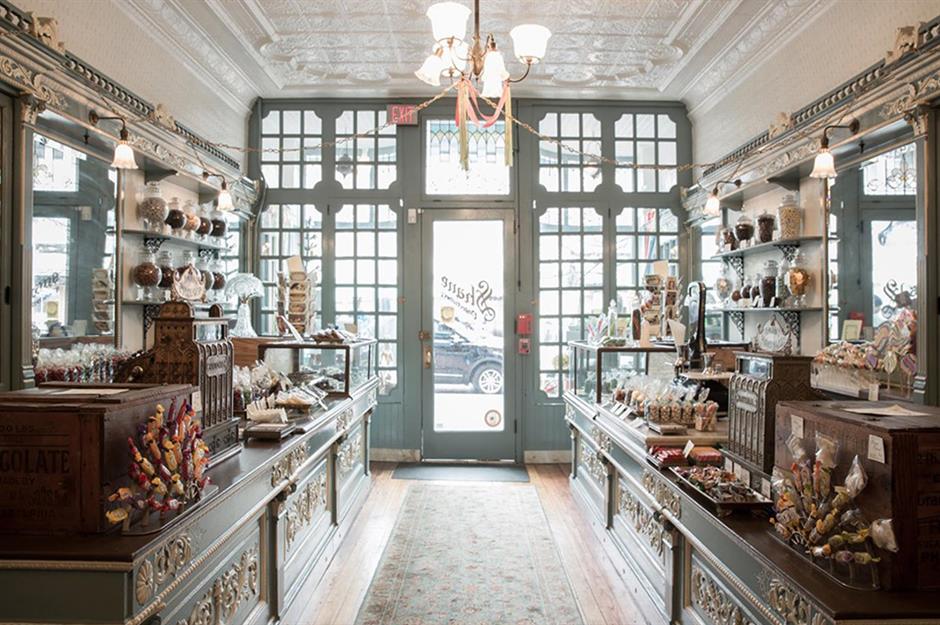 The oldest stores in America yesterday and today