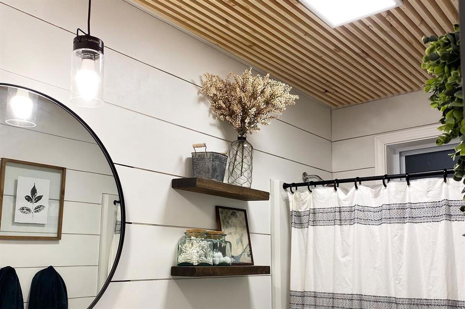 Easy Bathroom Decor Ideas on a Budget