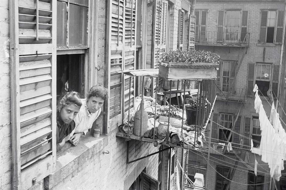 These incredible old photos of New York homes are a window to the past