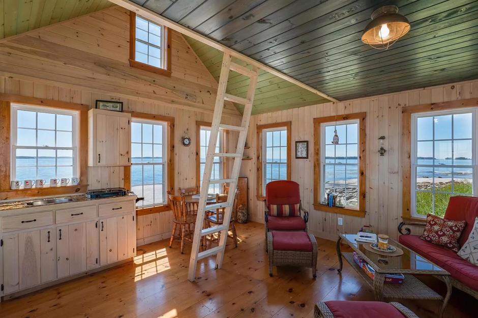 The wood-frame cottage on Duck Ledges Island, USA