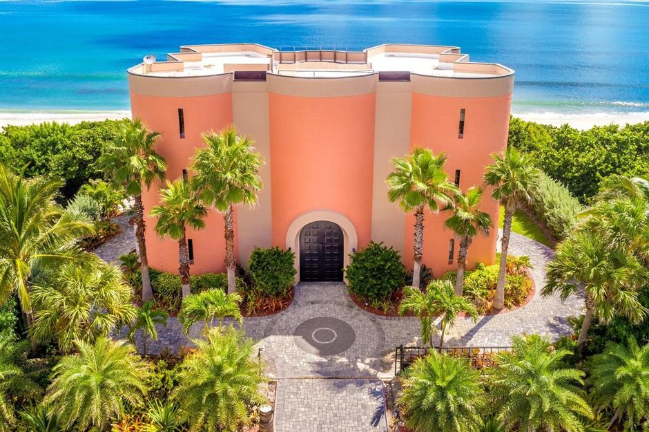 Amazing castles for sale in America