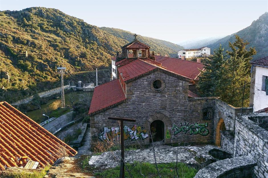 Country village, Salto de Castro, Spain: £503,500 ($619k)