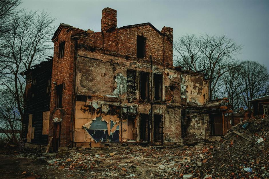 The world's most spooky abandoned houses