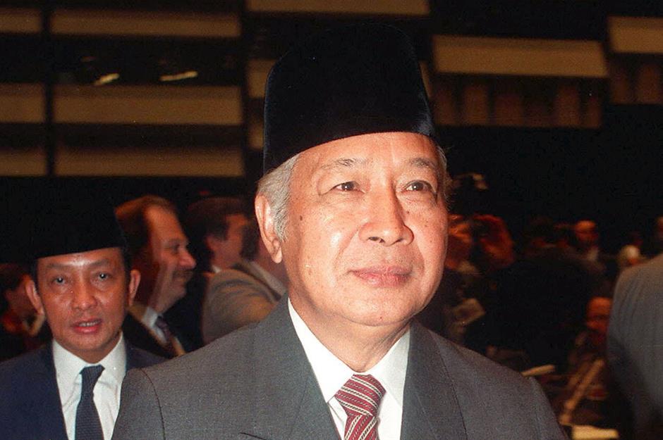Suharto, Indonésie : jusqu’à 67 milliards de dollars (64 Mds €)