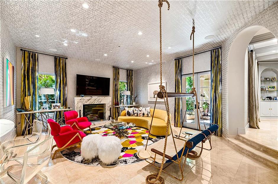 Kaley Cuoco, Jeff Bridges and more stars selling their homes in June