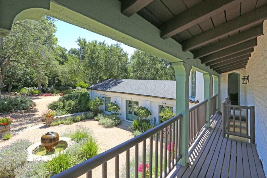 Reese Witherspoon's rural Ojai estate
