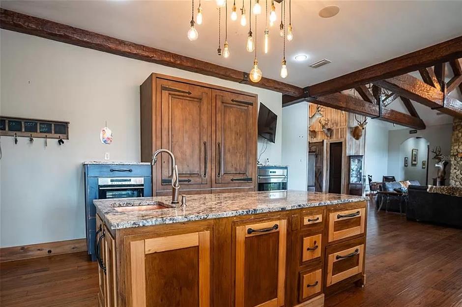 50-acre compound, Florida, USA: $2.9 million