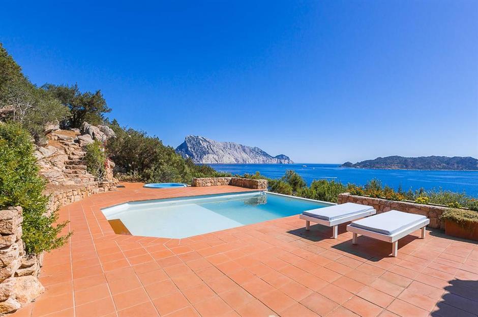 Amazing homes with hot tubs for sale | loveproperty.com