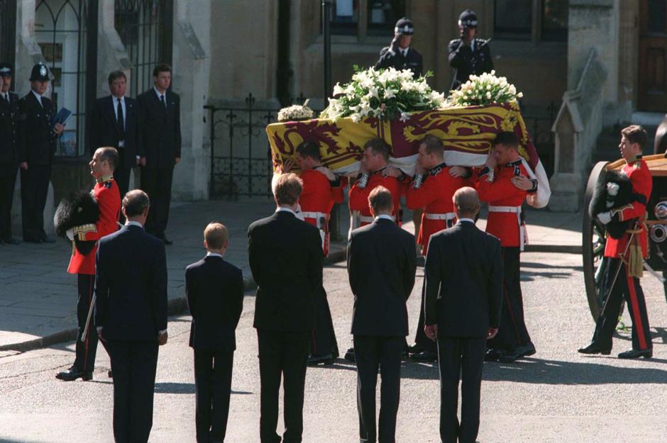 1997: Princess Diana dies 