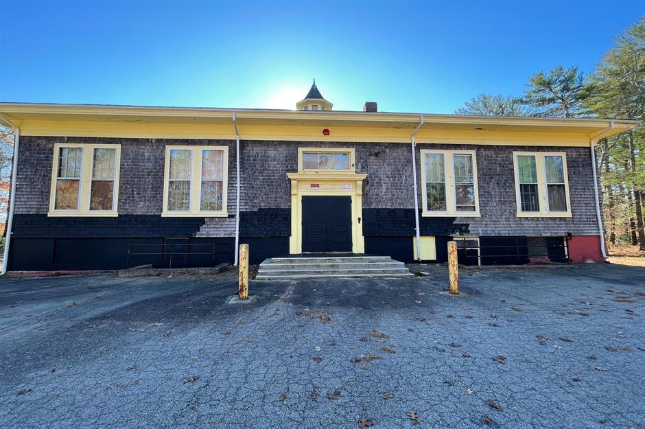 1920s schoolhouse, Massachusetts, USA: £646,000 ($799k)
