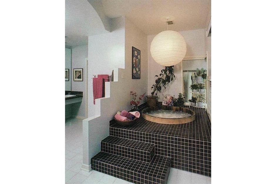 1980s Japanese-style bathroom