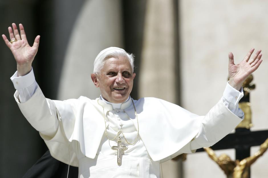 2005: Benedict XVI becomes the new Pope 