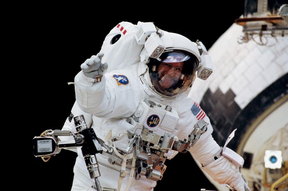 14-out-of-this-world-jobs-and-what-they-pay-loveinc