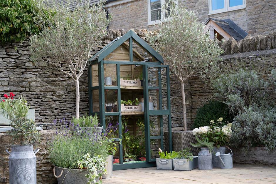 38 idées originales de décoration jardin extérieur  Modern garden design,  Backyard garden, Small backyard gardens