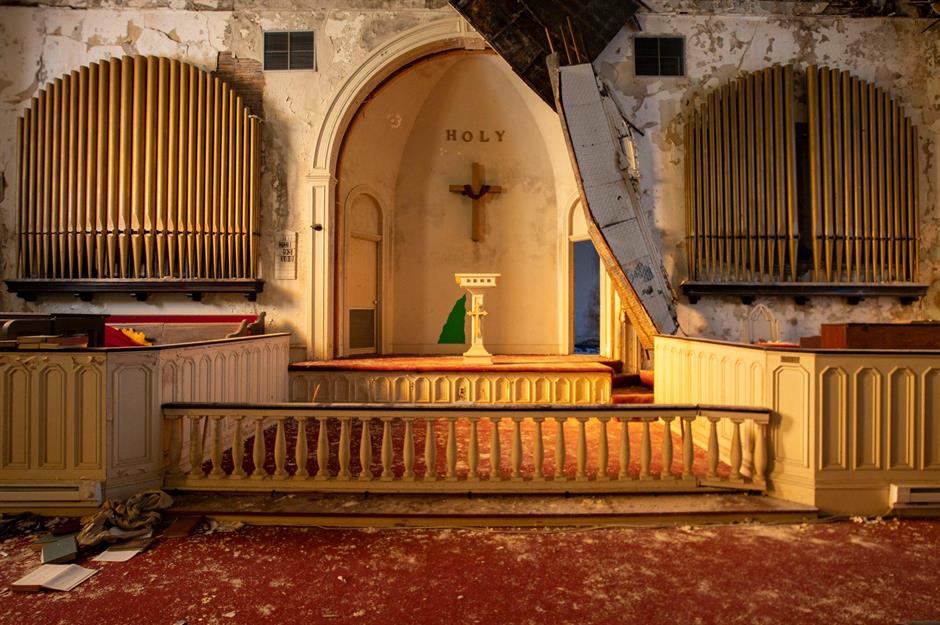 Take a tour of these beautiful abandoned churches
