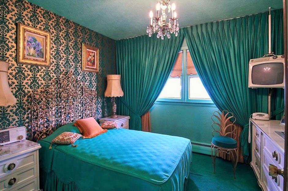 What Bedrooms Looked Like When You Were Growing Up Loveproperty Com,Colors That Go Good With Dark Grey