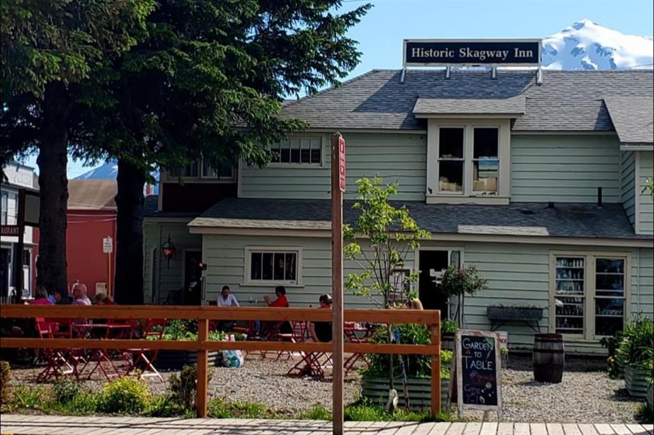 Alaska: Olivia's, Historic Skagway Inn, Skagway