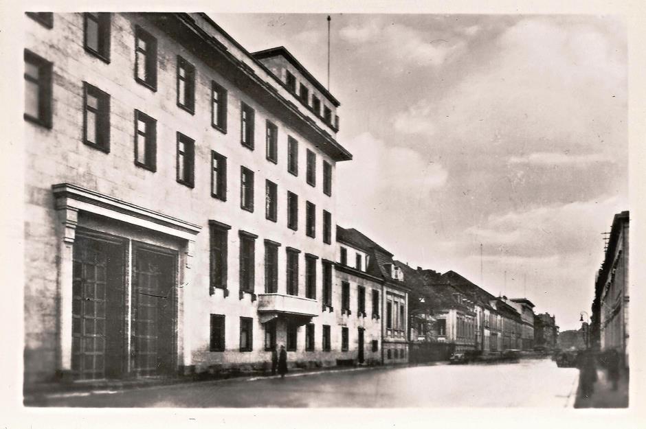 Reich Chancellery, Berlin: Hitler's official residence 