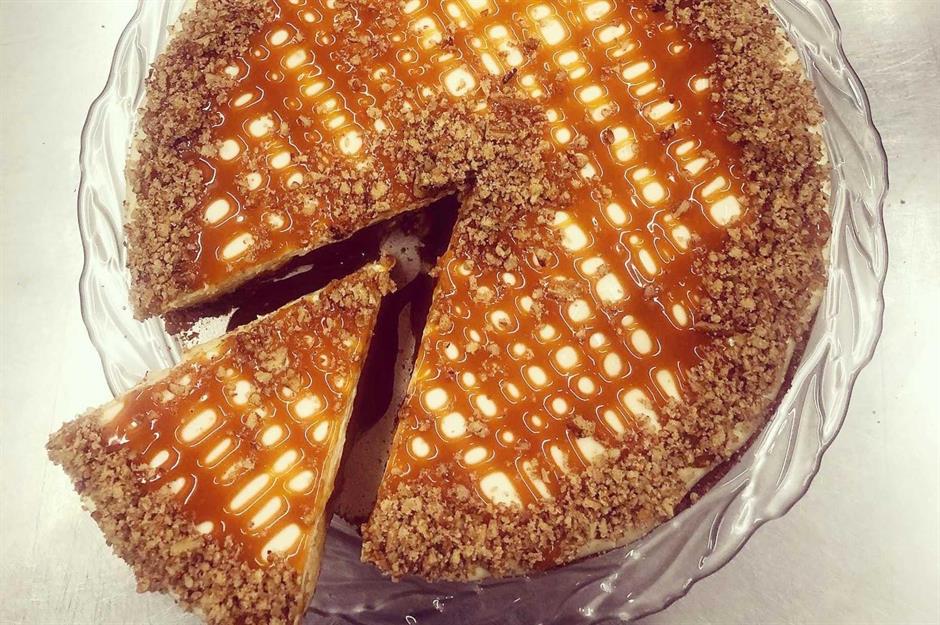 California: praline, Harriet’s Cheesecakes Unlimited, Inglewood