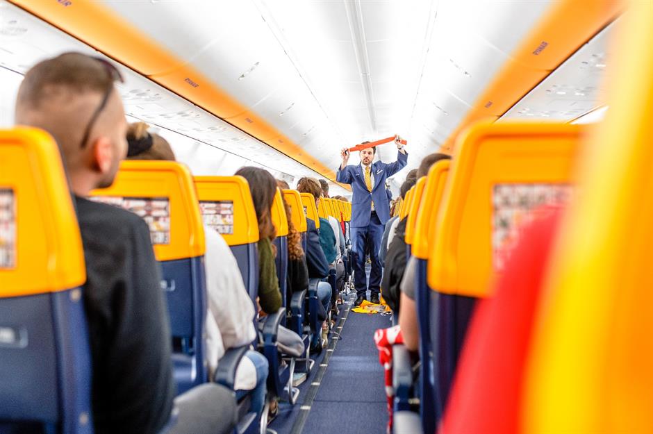 Ryanair: around 1,000 jobs to be cut 