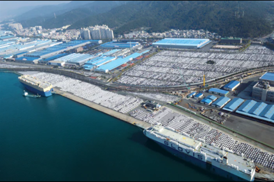 Ulsan Factory, South Korea: 53 million square feet (5 million square metres)