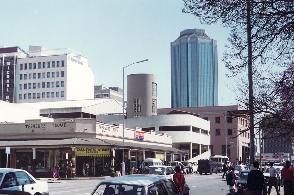 Zimbabwe in the 1990s
