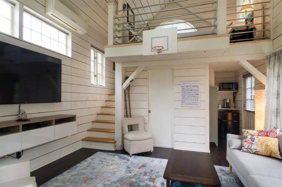 Airy modern carriage home, Medford, Massachusetts 