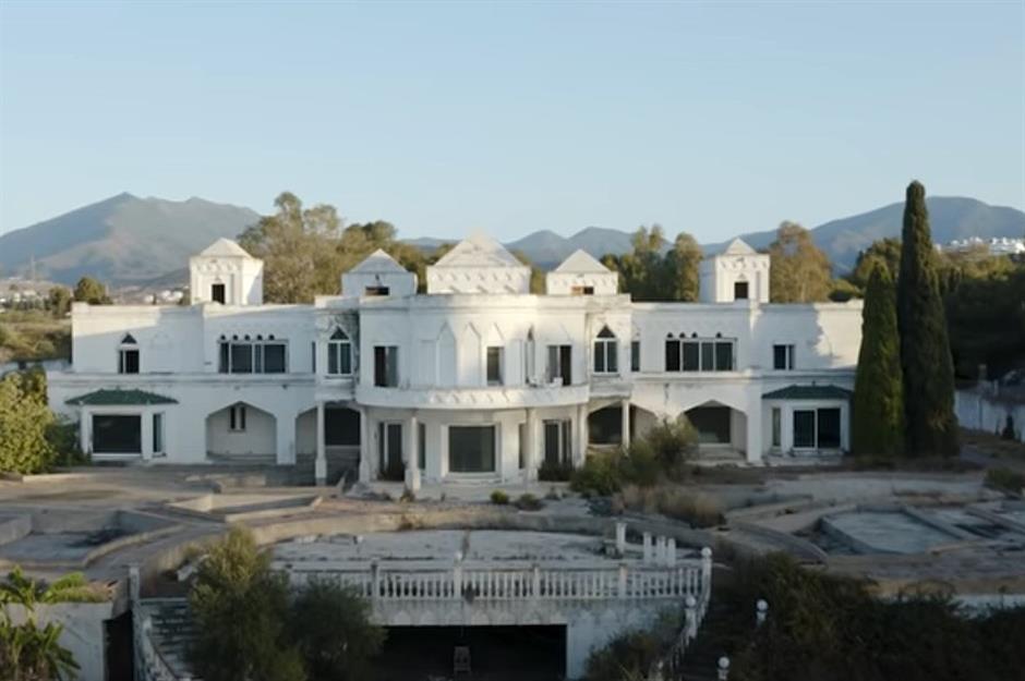 Abandoned mansions of the world's billionaires | loveproperty.com