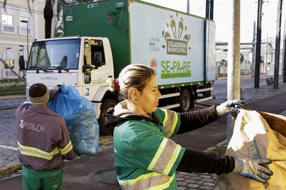 Curitiba, Brazil: Free food for sorting trash
