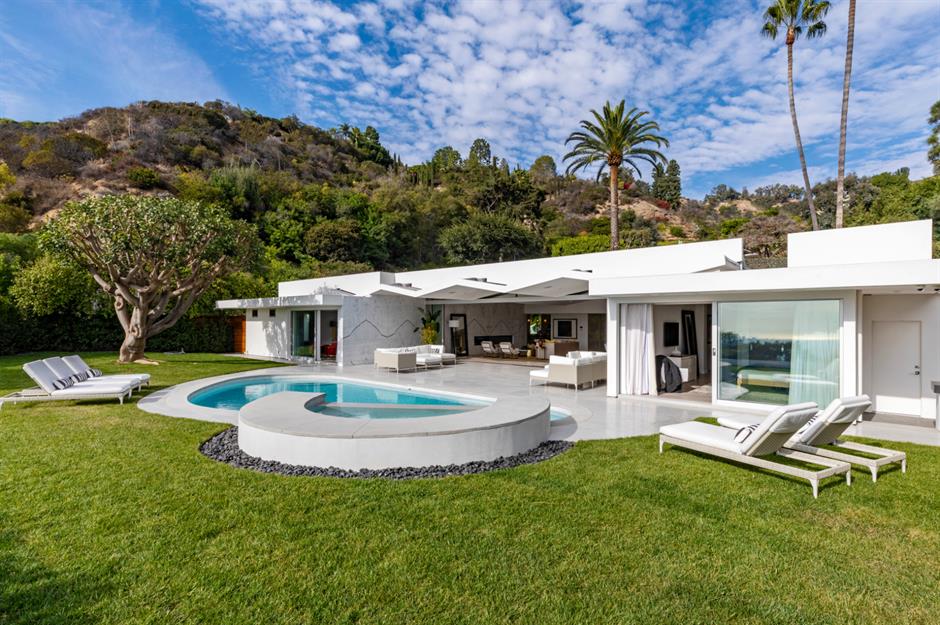 Beverly Hills Modern House 10 masterpiece mid century modern homes for sale 