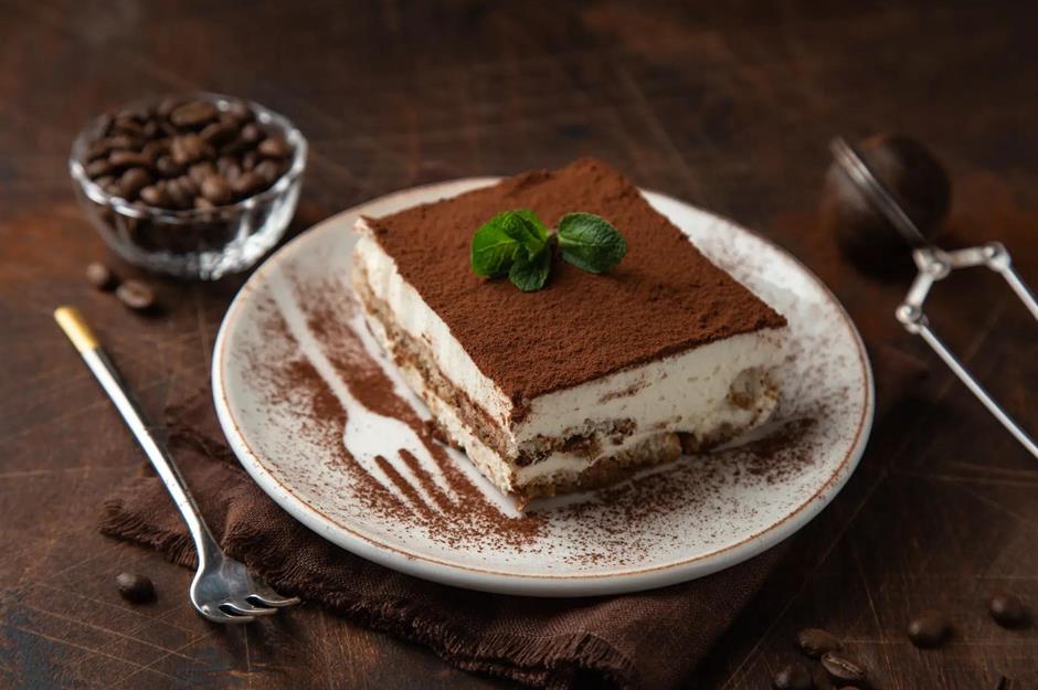 Köstliche Desserts und Kuchen von nah und fern