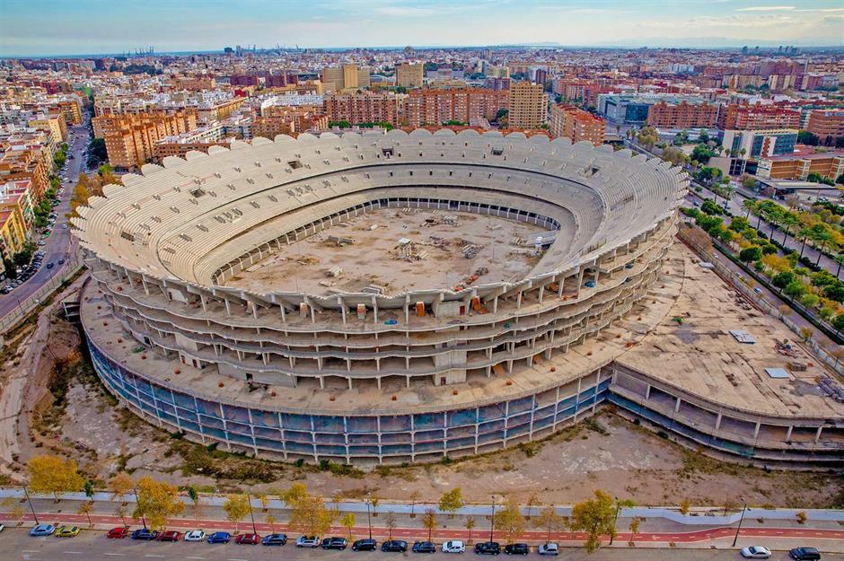 Gespenstische Bilder: Verlassene Stadien der Welt