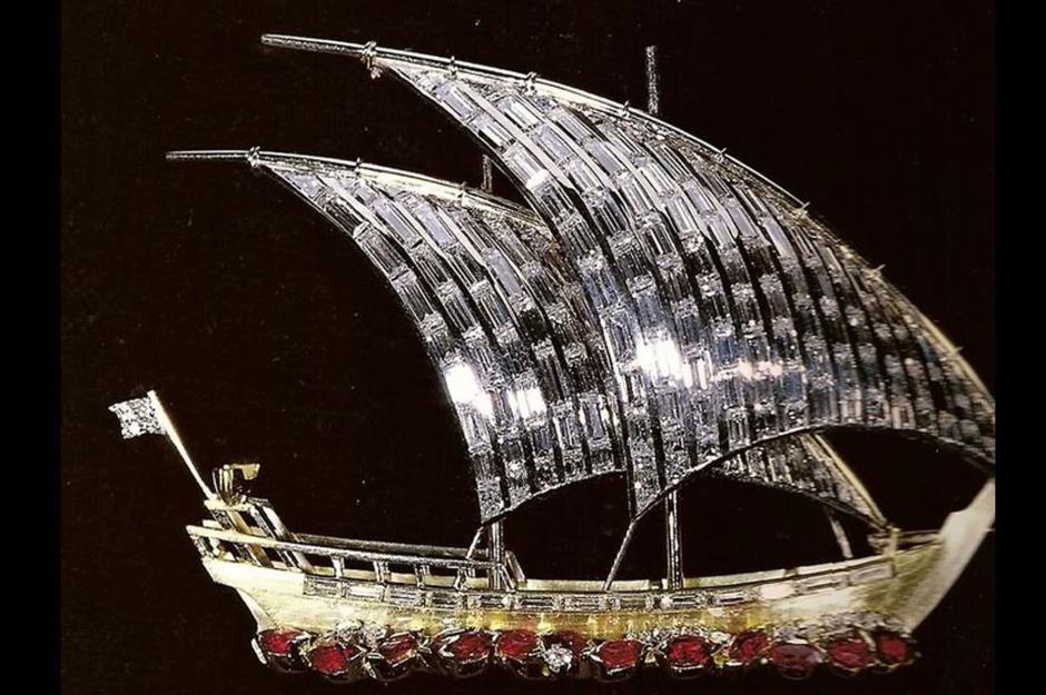 Bejeweled model boat