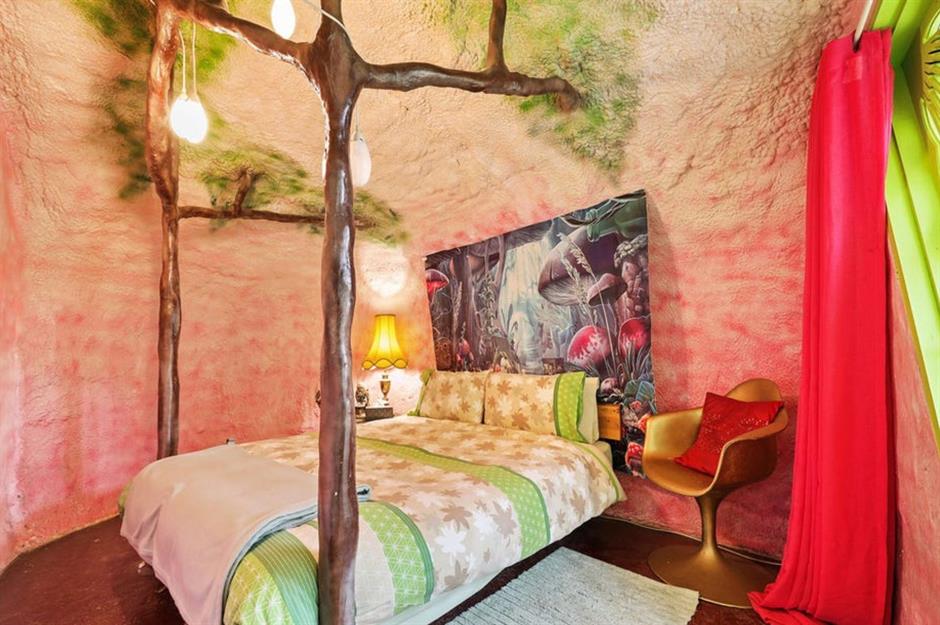 Kooky fantasy retreat, Crossover, Victoria