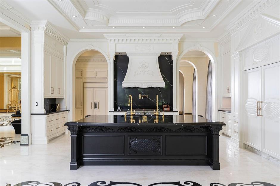 Top 10 Luxurious Gourmet Kitchens