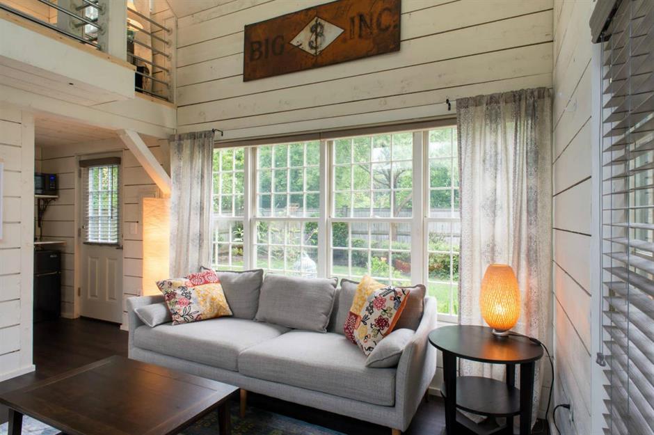 Airy modern carriage home, Medford, Massachusetts 