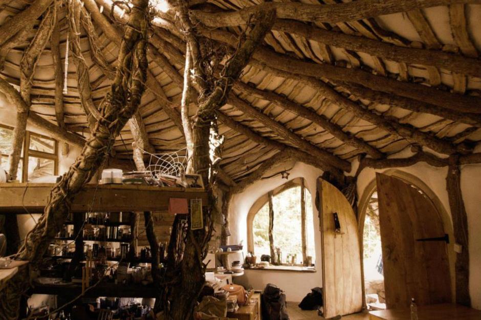 What It's Like to Visit the Real Hobbiton Movie Set in New Zealand - Eat  Drink Travel Magazine