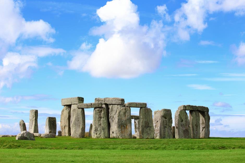 3 tourist attractions in the uk