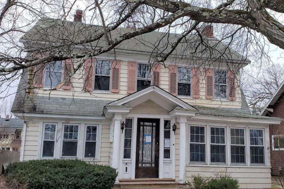 can you buy abandoned houses