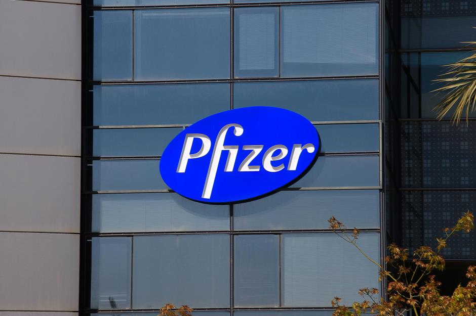 1942 – Pfizer: $1,000 invested then is worth $206,950 (£142k) + dividends today